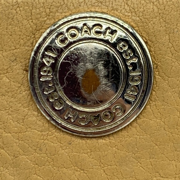 Coach tan and brown leather zip around wallet - Picture 3 of 16